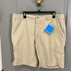 Mens size 40 Colombia Cargo shorts